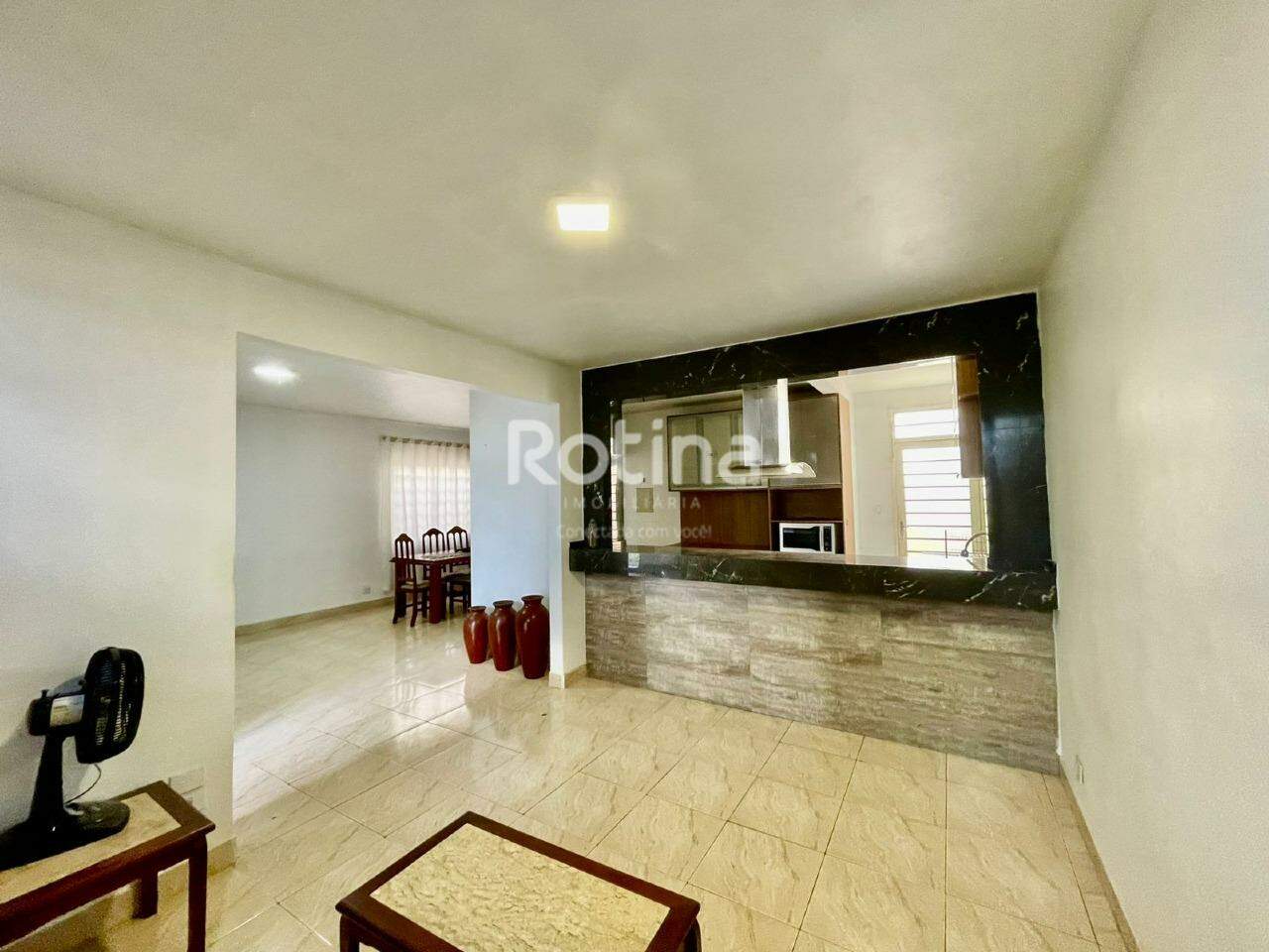 Casa à venda, 3 quartos em Uberlândia no bairro Cidade Jardim no valor de R$ 630.000,00 - Rotina Imobiliária: 