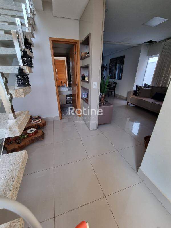 Casa Condomínio Fechado para alugar, 3 quartos em Uberlândia no bairro Granja Marileusa no valor de R$ 9.000,00 - Rotina Imobiliária: 