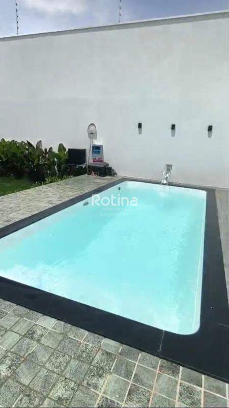 Casa Condomínio Fechado à venda, 3 quartos em Uberlândia no bairro Jardim Holanda no valor de R$ 1.200.000,00 - Rotina Imobiliária: 