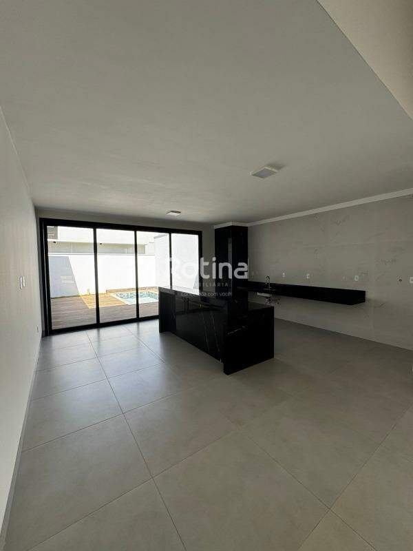 Casa à venda, 3 quartos em Uberlândia no bairro Residencial Reserva dos Ipês no valor de R$ 1.650.000,00 - Rotina Imobiliária: 