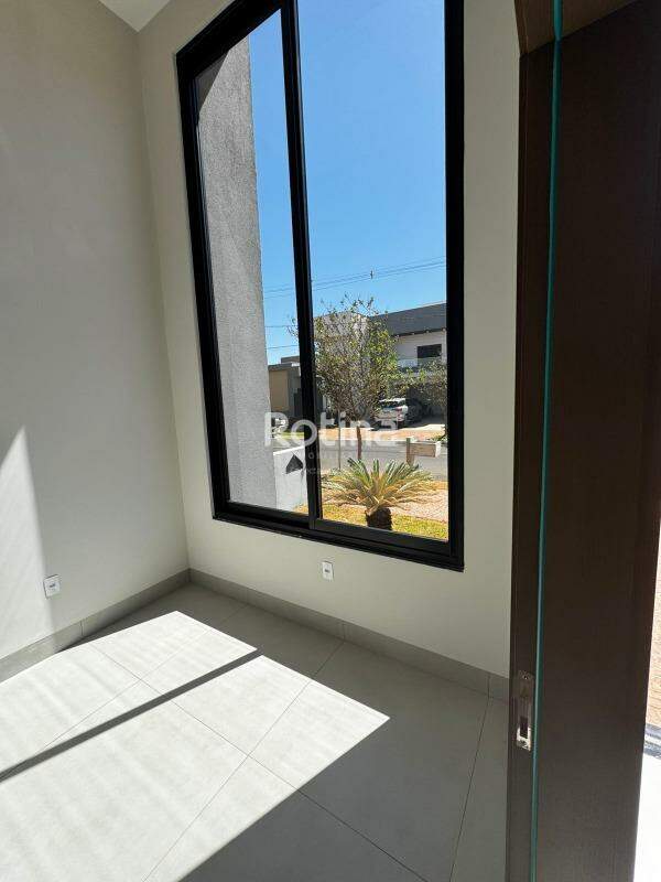 Casa à venda, 3 quartos em Uberlândia no bairro Residencial Reserva dos Ipês no valor de R$ 1.650.000,00 - Rotina Imobiliária: 