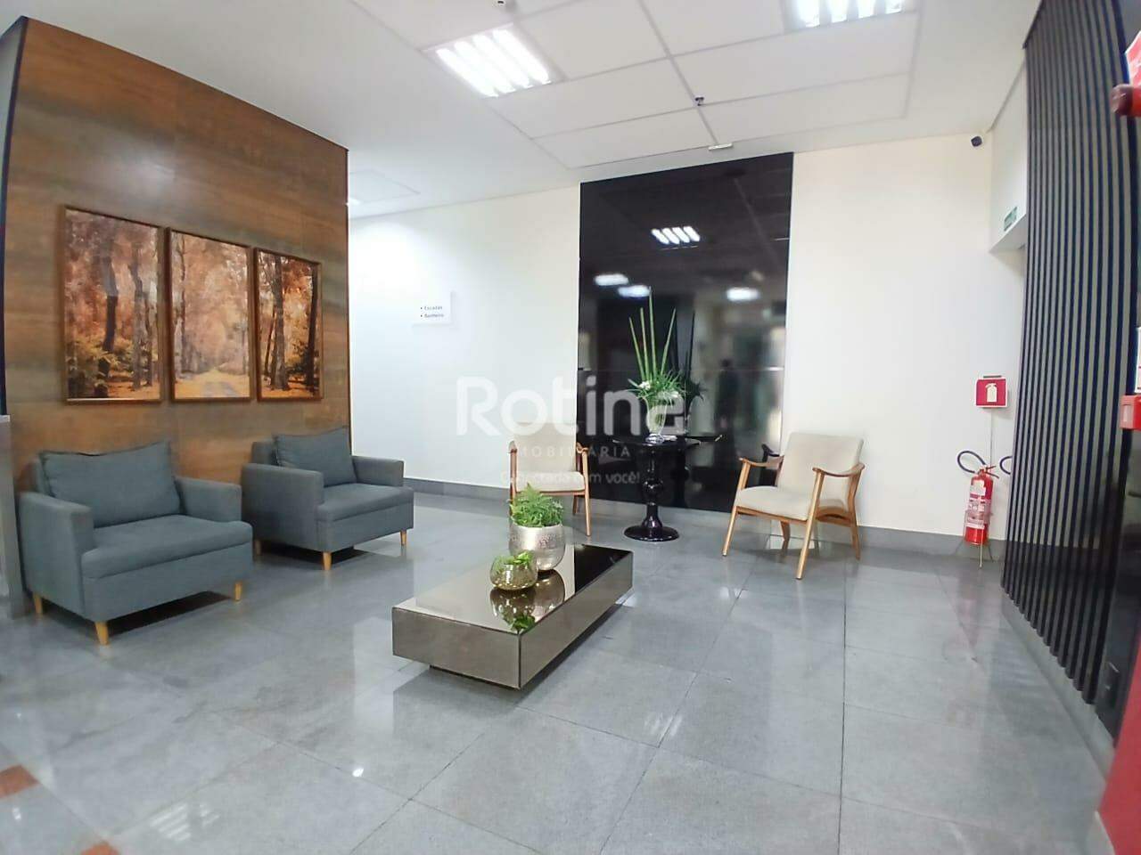 Sala para alugar, em Uberlândia no bairro Brasil no valor de R$ 2.000,00 - Rotina Imobiliária: 