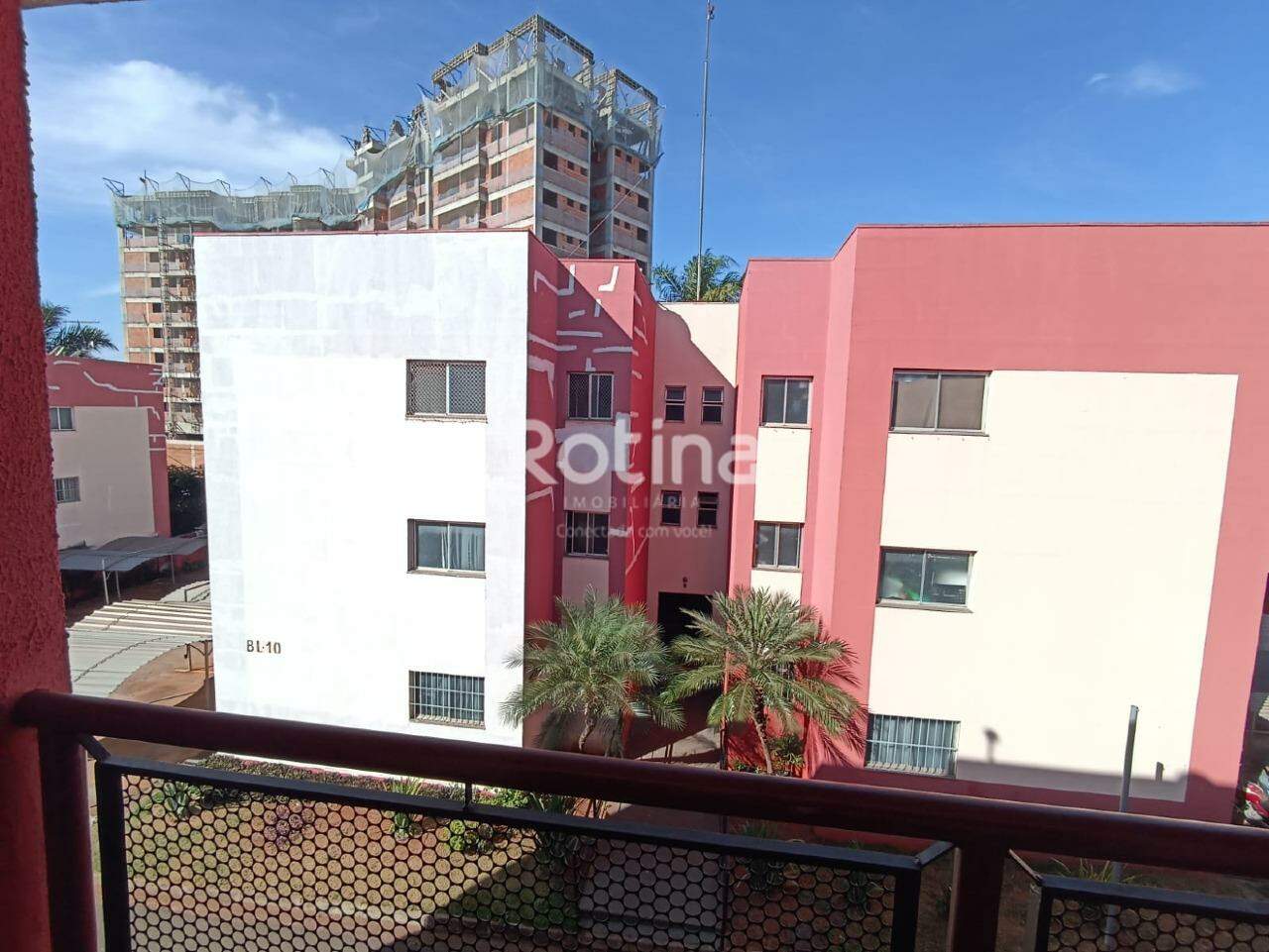 Apartamento à venda, 3 quartos em Uberlândia no bairro Granada no valor de R$ 250.000,00 - Rotina Imobiliária: 