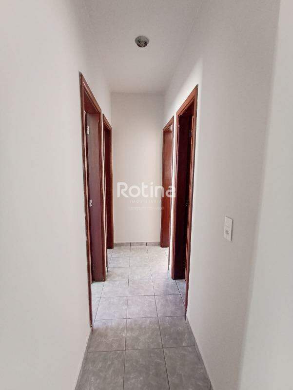 Apartamento à venda, 3 quartos em Uberlândia no bairro Granada no valor de R$ 250.000,00 - Rotina Imobiliária: 