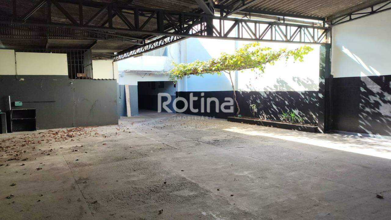 Comercial para alugar, em Uberlândia no bairro Martins no valor de R$ 5.500,00 - Rotina Imobiliária: 