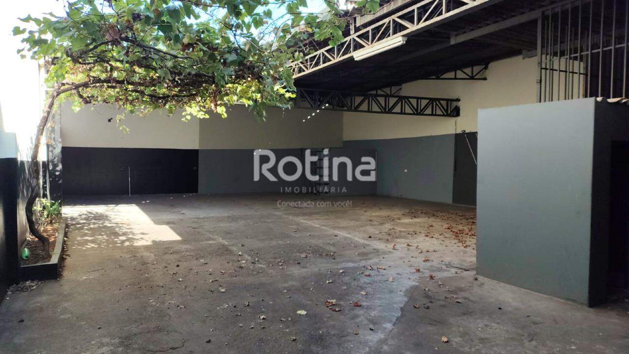 Comercial para alugar, em Uberlândia no bairro Martins no valor de R$ 5.500,00 - Rotina Imobiliária: 