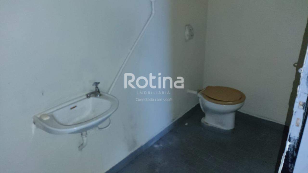 Comercial para alugar, em Uberlândia no bairro Martins no valor de R$ 5.500,00 - Rotina Imobiliária: 