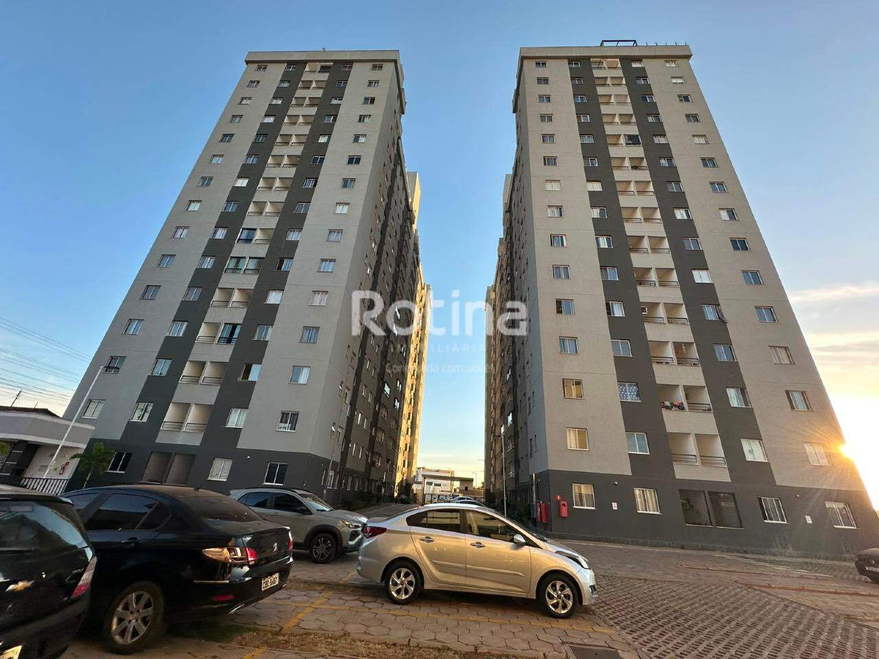 Cobertura para alugar, em Uberlândia no bairro Martins no valor de R$ 2.500,00 - Rotina Imobiliária: 