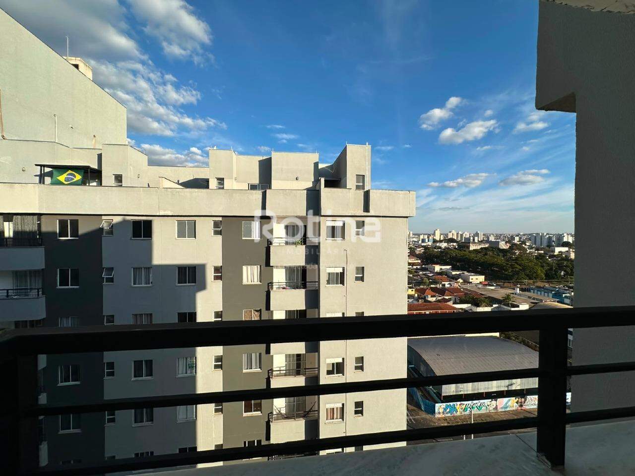 Cobertura para alugar, em Uberlândia no bairro Martins no valor de R$ 2.500,00 - Rotina Imobiliária: 
