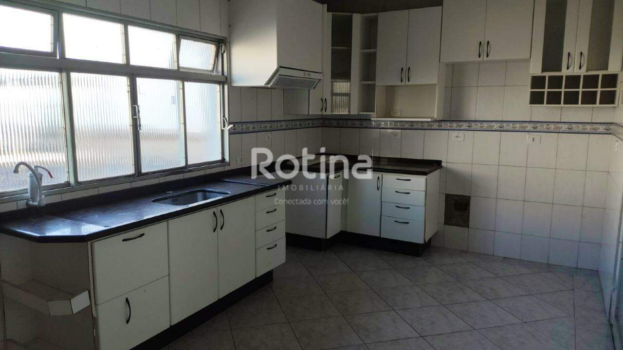 Apartamento para alugar, 4 quartos em Uberlândia no bairro Martins no valor de R$ 2.500,00 - Rotina Imobiliária: 
