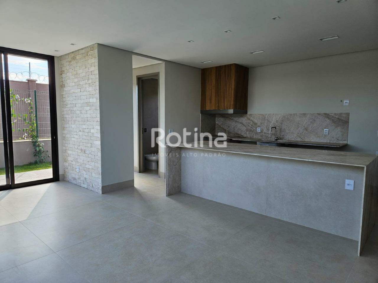 Casa Condomínio Fechado à venda, 3 quartos em Uberlândia no bairro Cond. Tamboré no valor de R$ 3.800.000,00 - Rotina Imobiliária: 