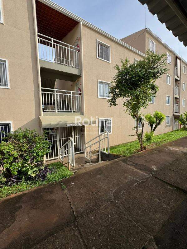 Apartamento à venda, 2 quartos em Uberlândia no bairro Chacaras Tubalina e Quartel no valor de R$ 165.000,00 - Rotina Imobiliária: 