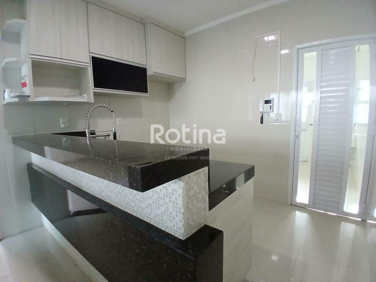 Casa para alugar, 3 quartos em Uberlândia no bairro Santa Mônica no valor de R$ 10.000,00 - Rotina Imobiliária: 