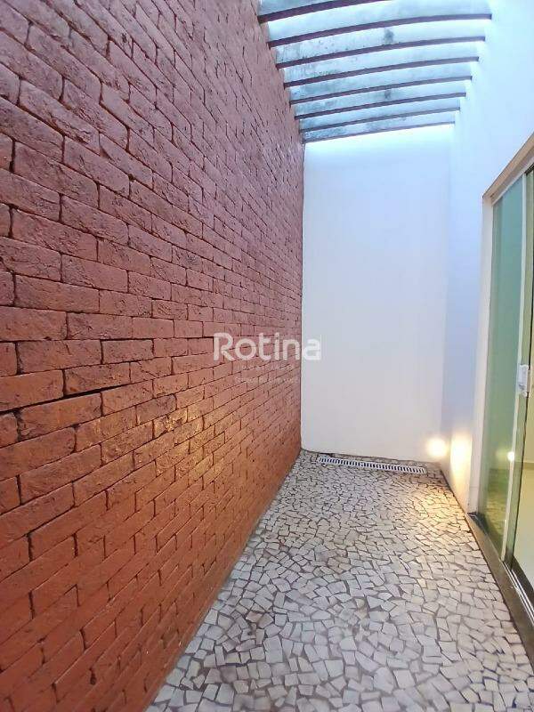 Casa para alugar, 3 quartos em Uberlândia no bairro Santa Mônica no valor de R$ 10.000,00 - Rotina Imobiliária: 