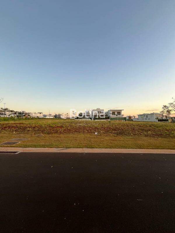 Terreno Condomínio Fechado à venda, em Uberlândia no bairro Cond. Tamboré no valor de R$ 720.000,00 - Rotina Imobiliária: 