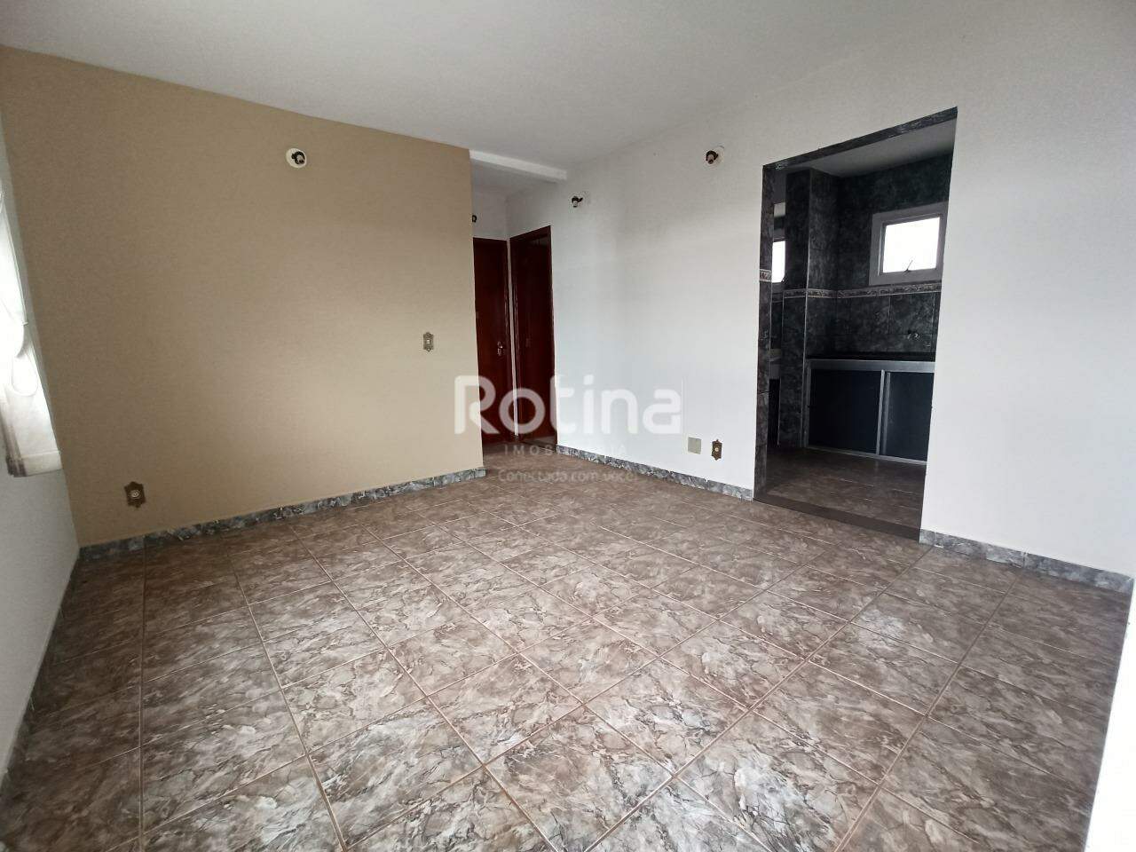 Apartamento para alugar, 2 quartos em Uberlândia no bairro Chacaras Tubalina e Quartel no valor de R$ 850,00 - Rotina Imobiliária: 