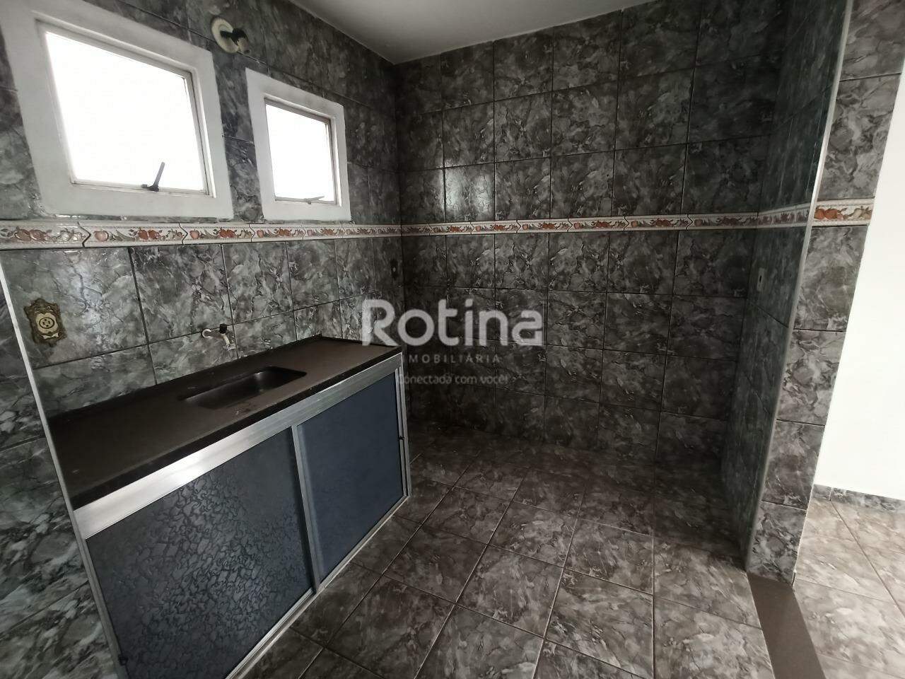 Apartamento para alugar, 2 quartos em Uberlândia no bairro Chacaras Tubalina e Quartel no valor de R$ 850,00 - Rotina Imobiliária: 