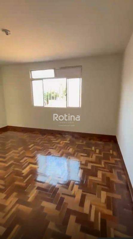 Apartamento à venda, 3 quartos em Uberlândia no bairro Osvaldo Rezende no valor de R$ 220.000,00 - Rotina Imobiliária: 