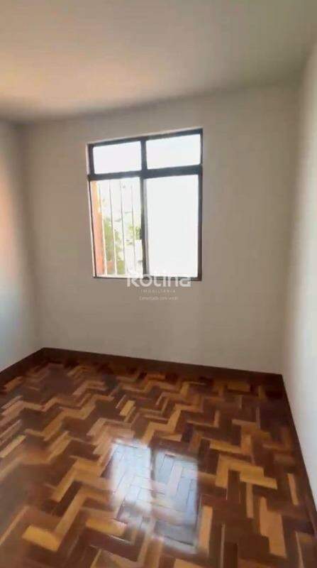 Apartamento à venda, 3 quartos em Uberlândia no bairro Osvaldo Rezende no valor de R$ 220.000,00 - Rotina Imobiliária: 
