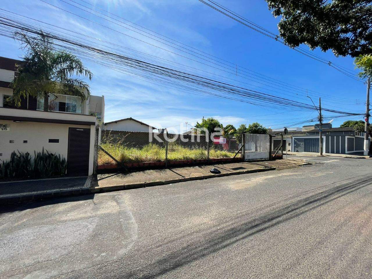 Terreno à venda, 3 quartos em Uberlândia no bairro Segismundo Pereira no valor de R$ 600.000,00 - Rotina Imobiliária: 
