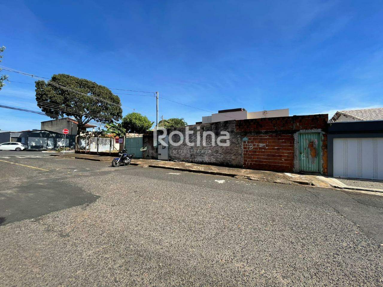 Terreno à venda, 3 quartos em Uberlândia no bairro Segismundo Pereira no valor de R$ 600.000,00 - Rotina Imobiliária: 