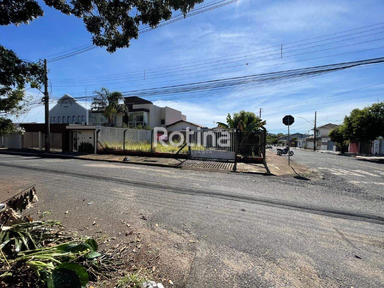 Terreno à venda, 3 quartos em Uberlândia no bairro Segismundo Pereira no valor de R$ 600.000,00 - Rotina Imobiliária: 