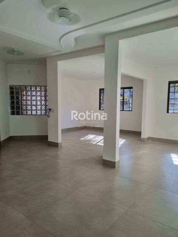 Casa à venda, 4 quartos em Uberlândia no bairro Jardim Karaíba no valor de R$ 1.450.000,00 - Rotina Imobiliária: 