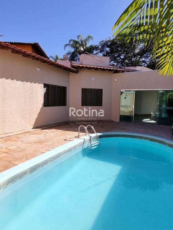 Casa à venda, 4 quartos em Uberlândia no bairro Jardim Karaíba no valor de R$ 1.450.000,00 - Rotina Imobiliária: 