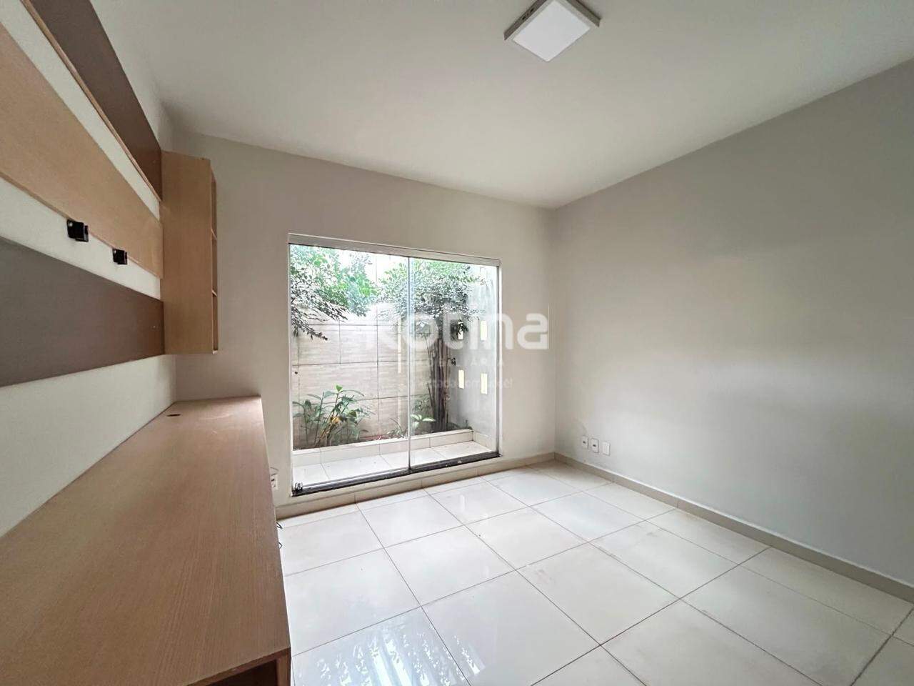 Casa à venda, 3 quartos em Uberlândia no bairro Pacaembu no valor de R$ 450.000,00 - Rotina Imobiliária: 