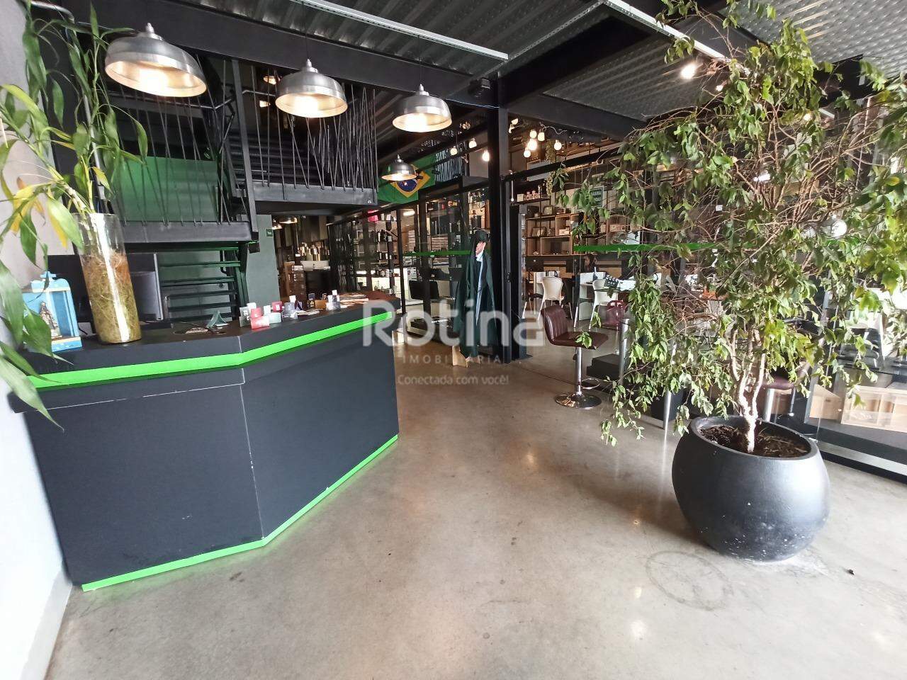 Comercial para alugar, em Uberlândia no bairro Centro no valor de R$ 11.000,00 - Rotina Imobiliária: 