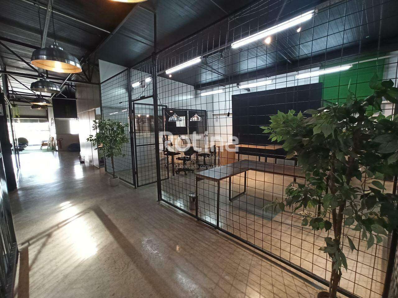 Comercial para alugar, em Uberlândia no bairro Centro no valor de R$ 11.000,00 - Rotina Imobiliária: 