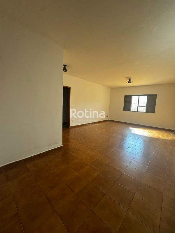 Casa para alugar, 3 quartos em Uberlândia no bairro Brasil no valor de R$ 5.000,00 - Rotina Imobiliária: 