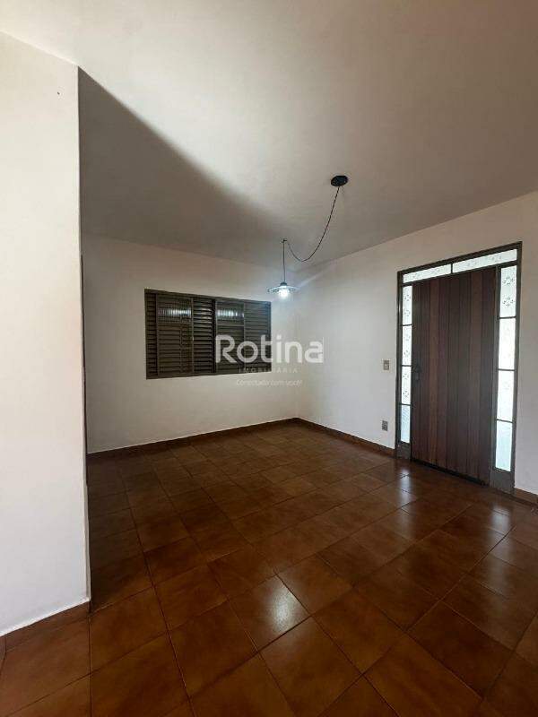 Casa para alugar, 3 quartos em Uberlândia no bairro Brasil no valor de R$ 5.000,00 - Rotina Imobiliária: 