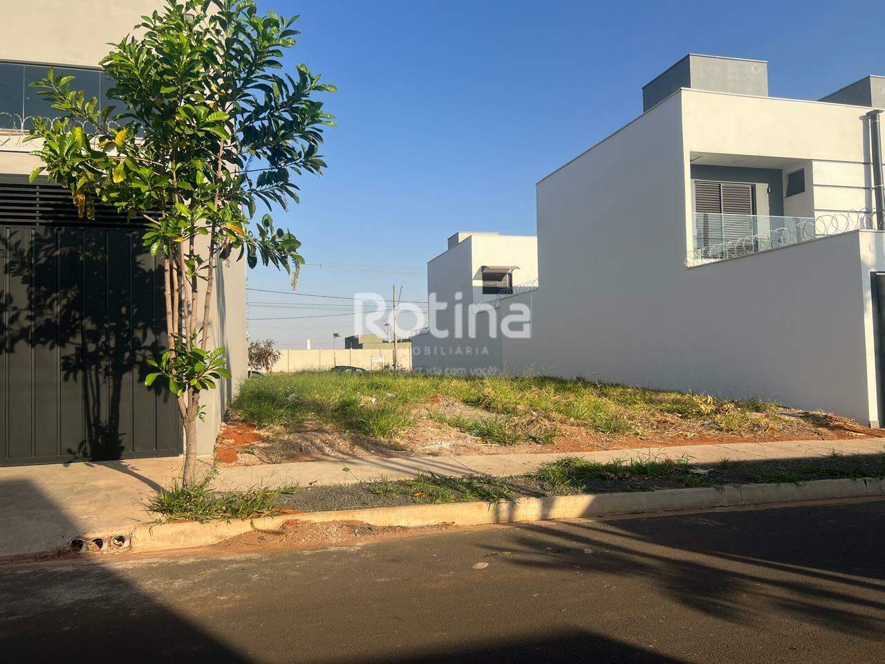 Terreno à venda, em Uberlândia no bairro Grand Ville no valor de R$ 420.000,00 - Rotina Imobiliária: 