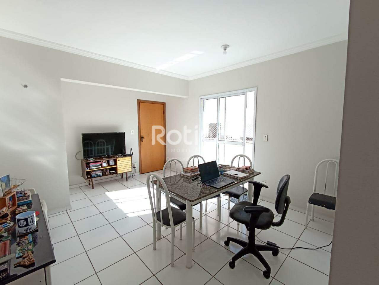 Apartamento à venda, 2 quartos em Uberlândia no bairro Santa Mônica no valor de R$ 320.000,00 - Rotina Imobiliária: 