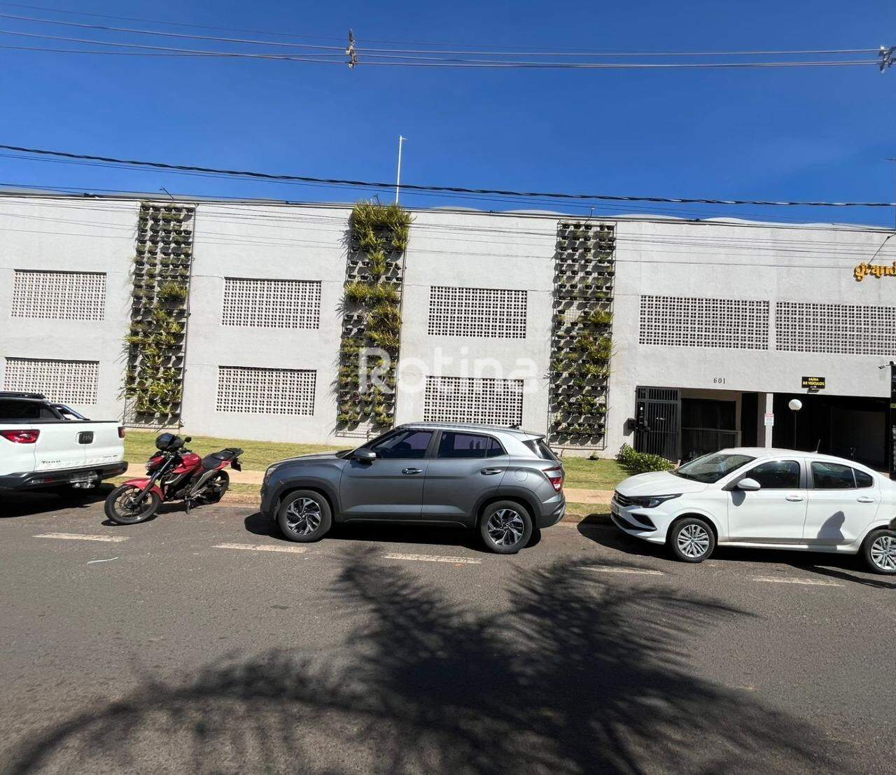 Apartamento para alugar, 2 quartos em Uberlândia no bairro Grand Ville no valor de R$ 2.500,00 - Rotina Imobiliária: 