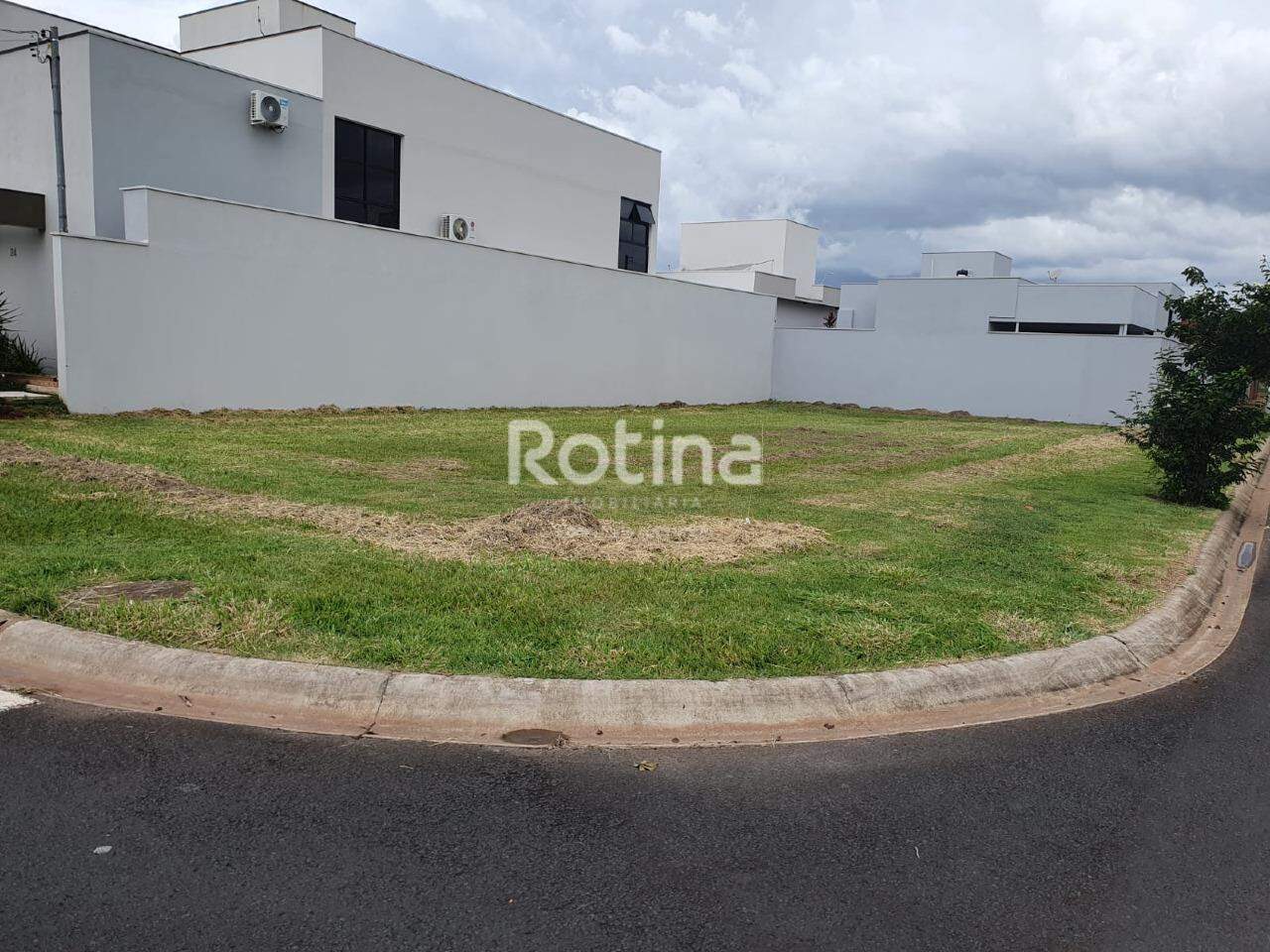 Terreno à venda, em Uberlândia no bairro Novo Mundo no valor de R$ 430.000,00 - Rotina Imobiliária: 