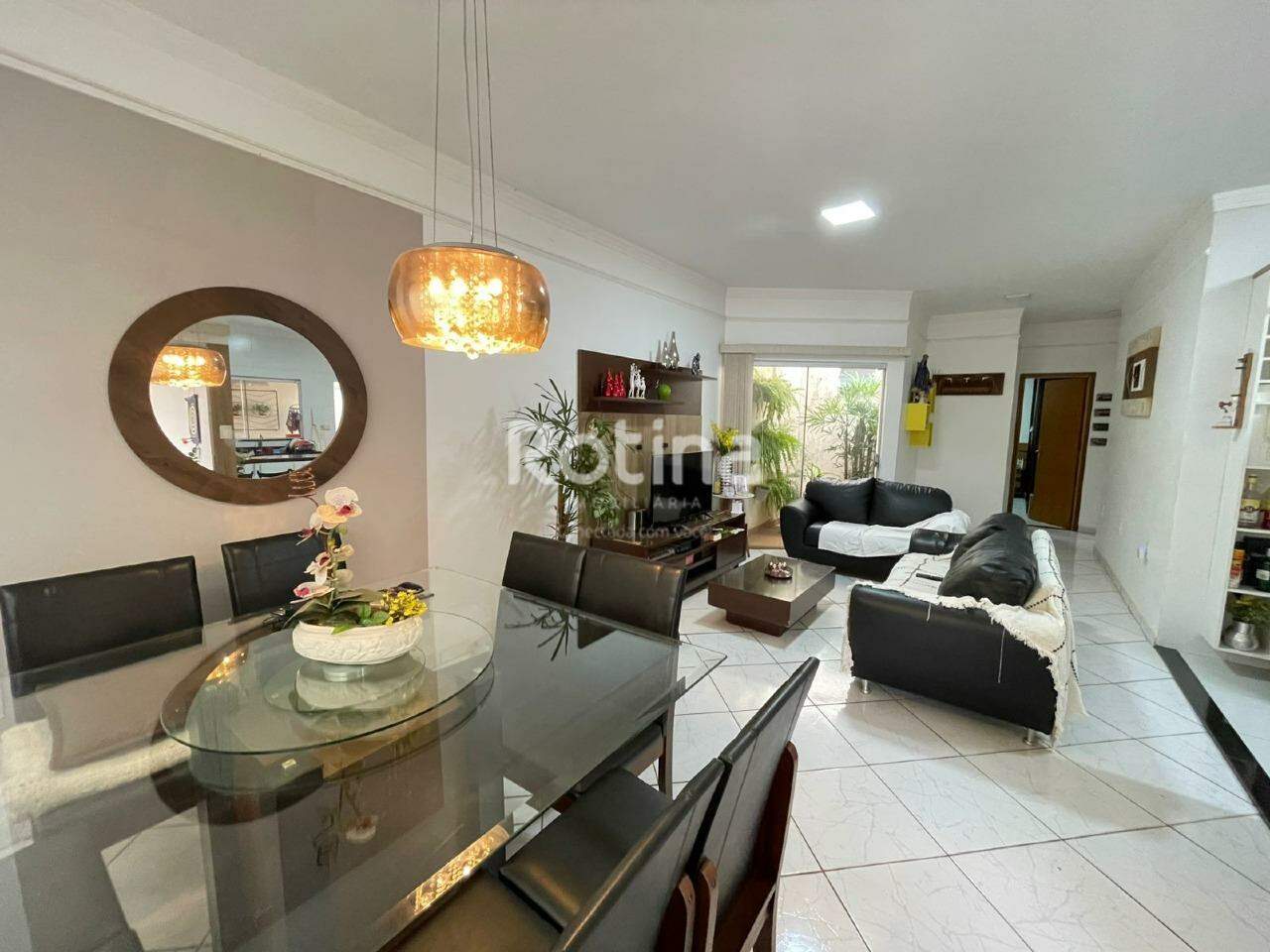 Casa à venda, 3 quartos em Uberlândia no bairro Jardim Botânico no valor de R$ 650.000,00 - Rotina Imobiliária: 