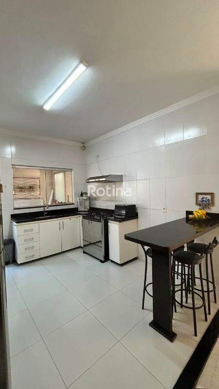 Casa à venda, 3 quartos em Uberlândia no bairro Jardim Botânico no valor de R$ 650.000,00 - Rotina Imobiliária: 