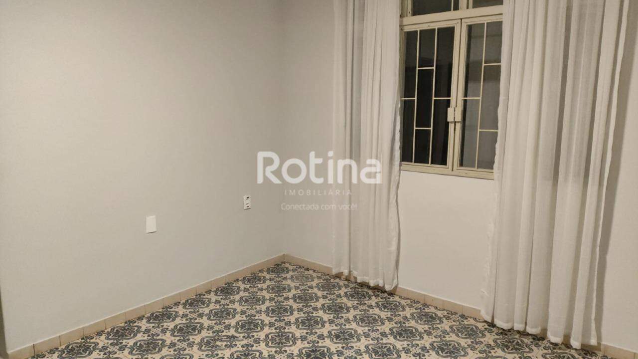 Casa para alugar, 3 quartos em Uberlândia no bairro Martins no valor de R$ 3.200,00 - Rotina Imobiliária: 