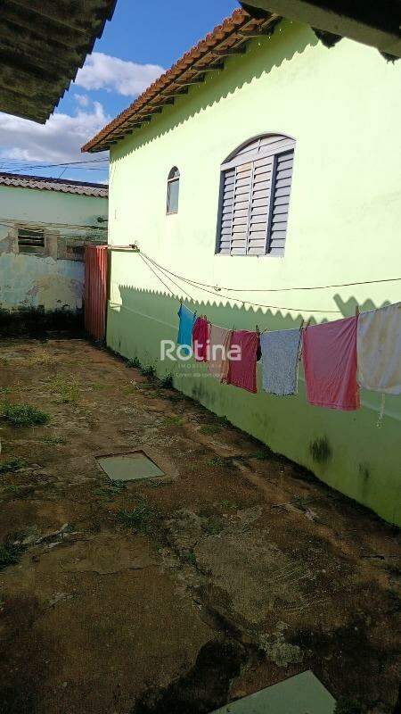 Casa à venda, 4 quartos em Uberlândia no bairro Santa Mônica no valor de R$ 1.600.000,00 - Rotina Imobiliária: 