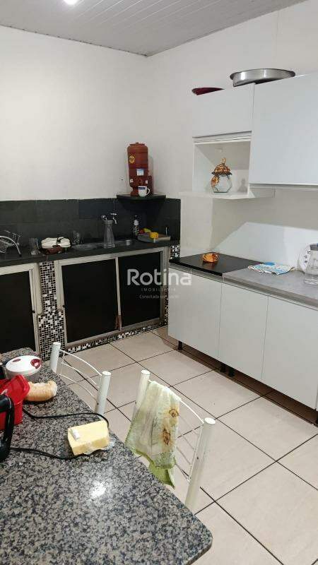 Casa à venda, 4 quartos em Uberlândia no bairro Santa Mônica no valor de R$ 1.600.000,00 - Rotina Imobiliária: 