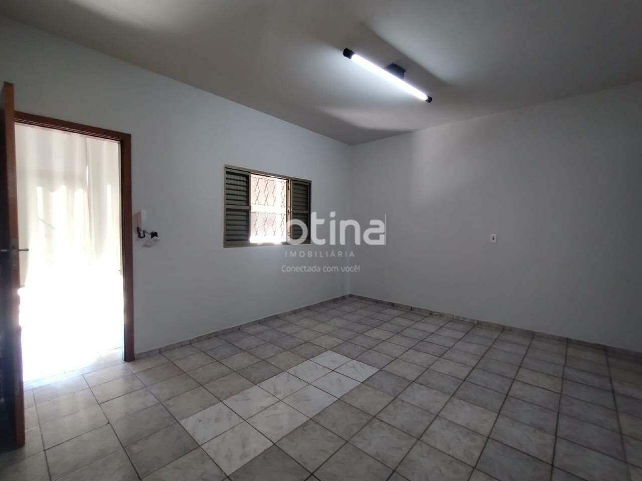 Apartamento para alugar, 3 quartos em Uberlândia no bairro Santa Mônica no valor de R$ 1.900,00 - Rotina Imobiliária: 