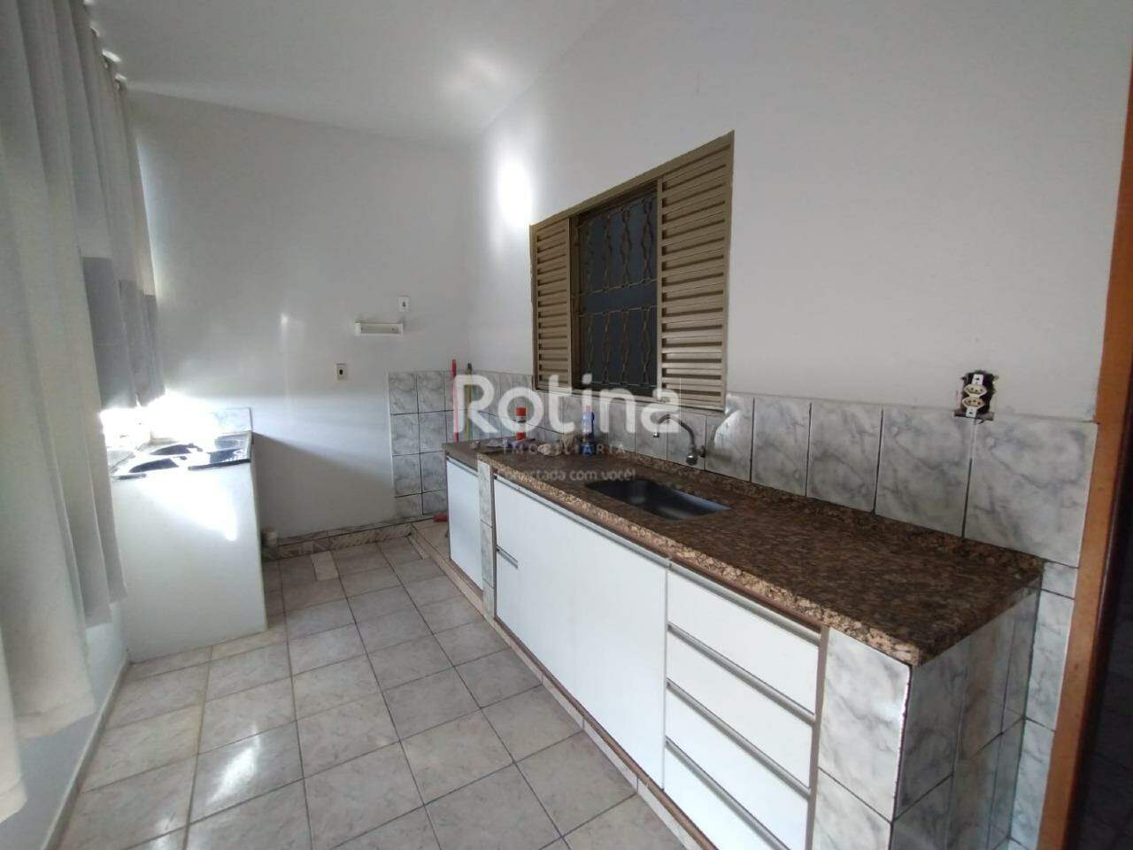 Apartamento para alugar, 3 quartos em Uberlândia no bairro Santa Mônica no valor de R$ 1.900,00 - Rotina Imobiliária: 