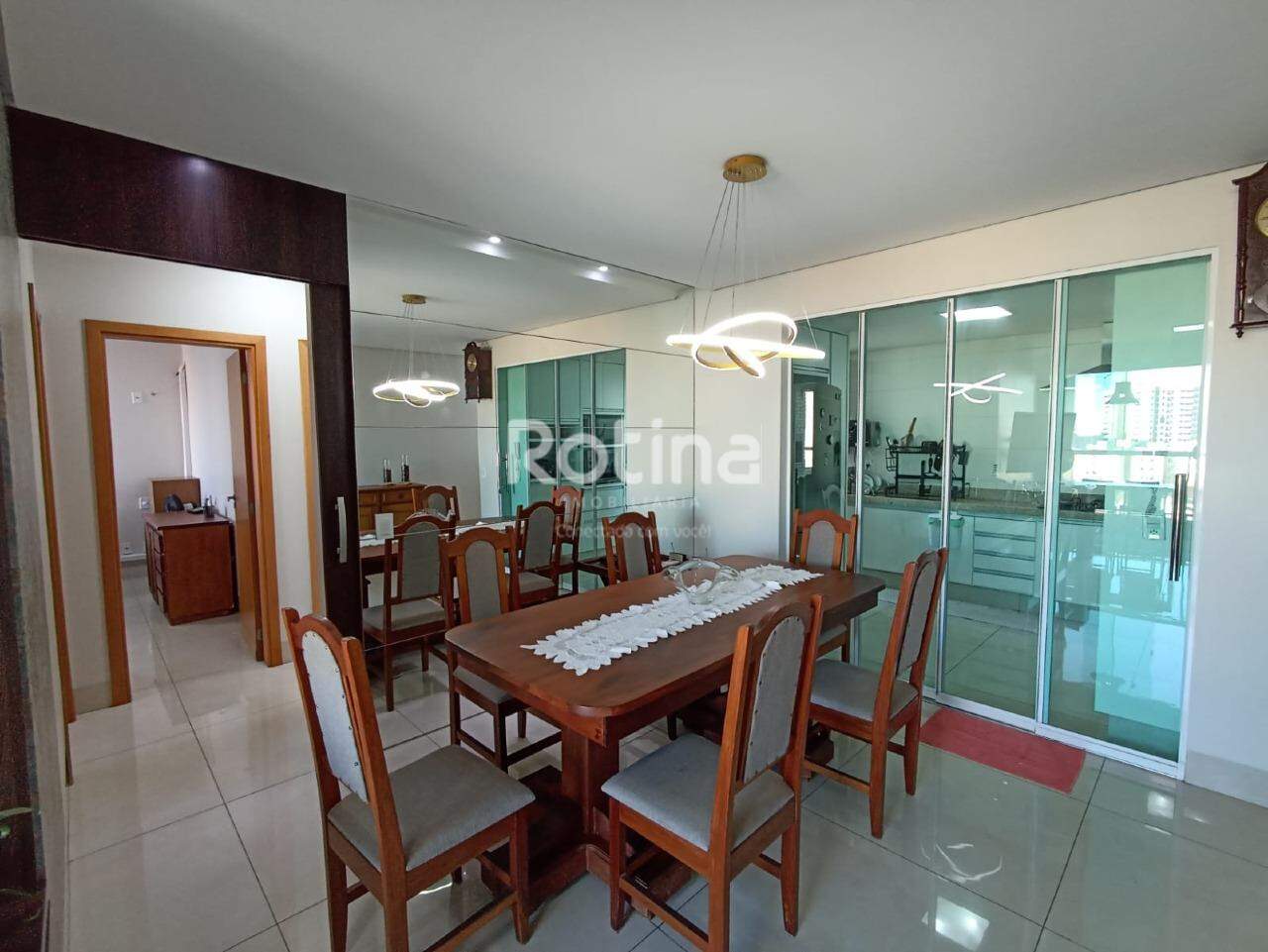 Apartamento à venda, 3 quartos em Uberlândia no bairro Santa Mônica no valor de R$ 720.000,00 - Rotina Imobiliária: 