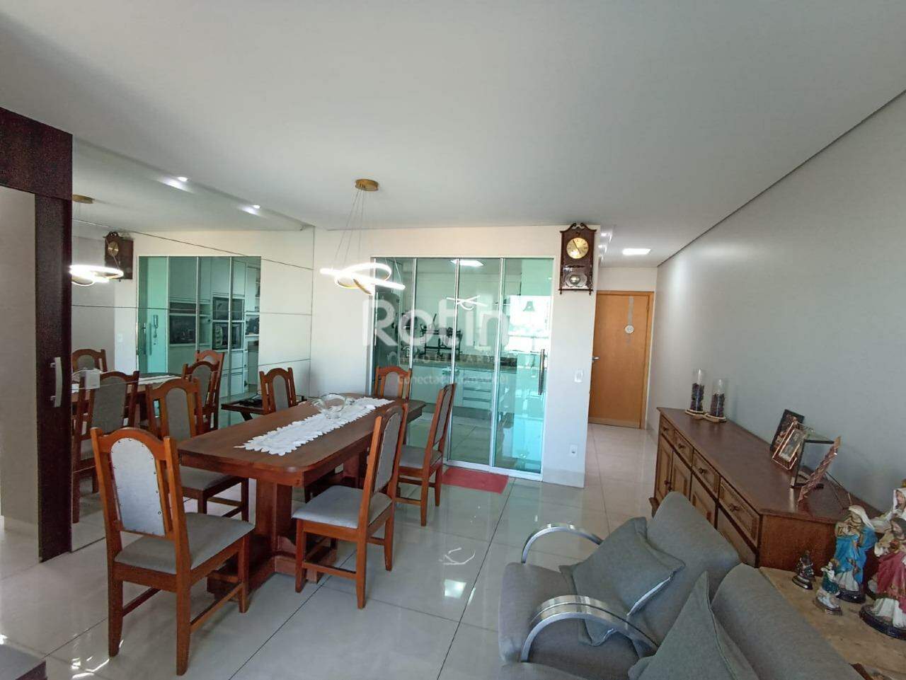 Apartamento à venda, 3 quartos em Uberlândia no bairro Santa Mônica no valor de R$ 720.000,00 - Rotina Imobiliária: 