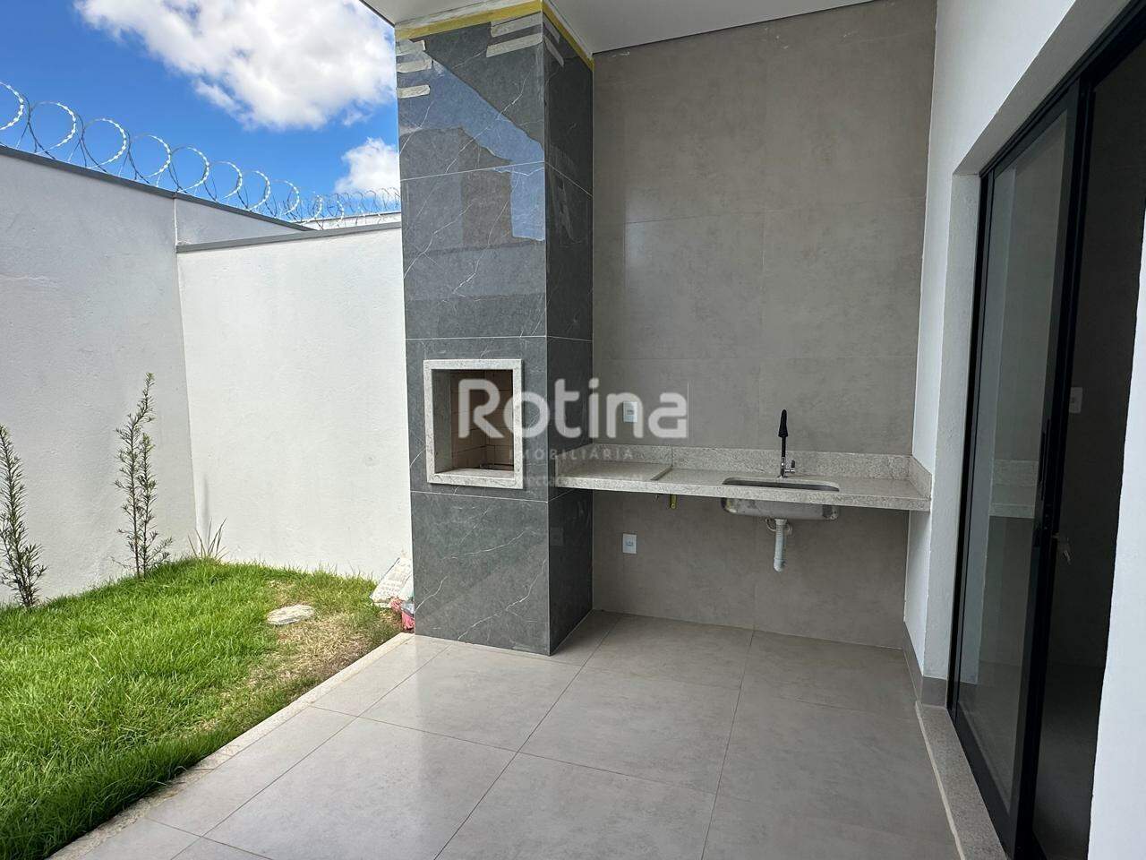 Casa à venda, 3 quartos em Uberlândia no bairro Novo Mundo no valor de R$ 570.000,00 - Rotina Imobiliária: 