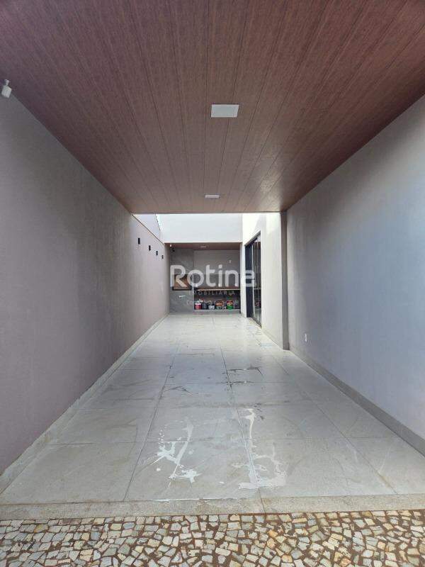 Casa à venda, 3 quartos em Uberlândia no bairro Umuarama no valor de R$ 875.000,00 - Rotina Imobiliária: 