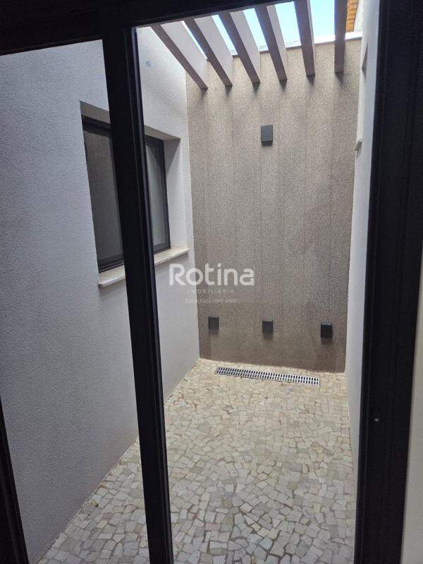 Casa à venda, 3 quartos em Uberlândia no bairro Umuarama no valor de R$ 875.000,00 - Rotina Imobiliária: 
