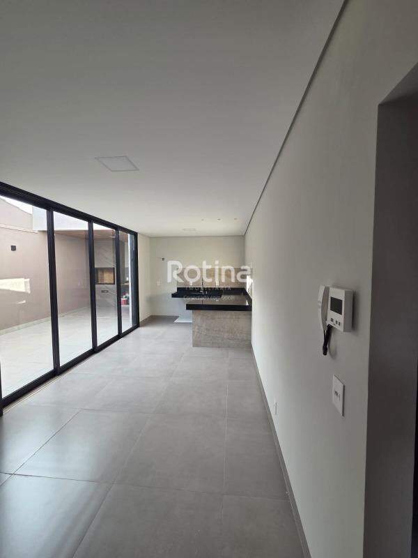 Casa à venda, 3 quartos em Uberlândia no bairro Umuarama no valor de R$ 875.000,00 - Rotina Imobiliária: 